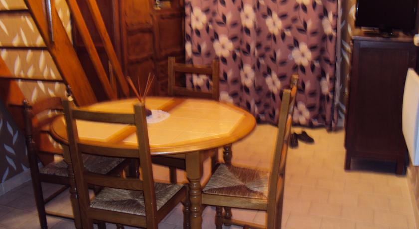 Maison D'Hotes La Douloire ペルヌ・レ・フォンテーヌ エクステリア 写真